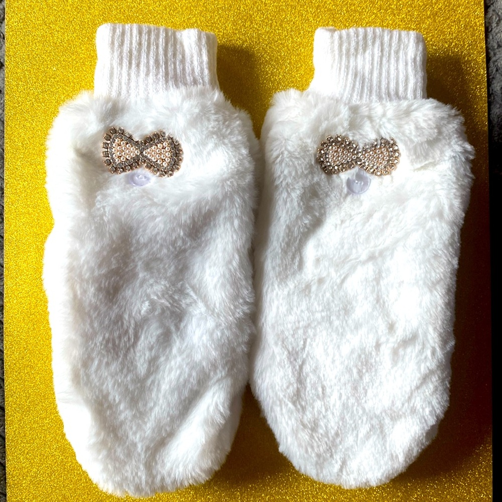 FAUX FUR MITTENS